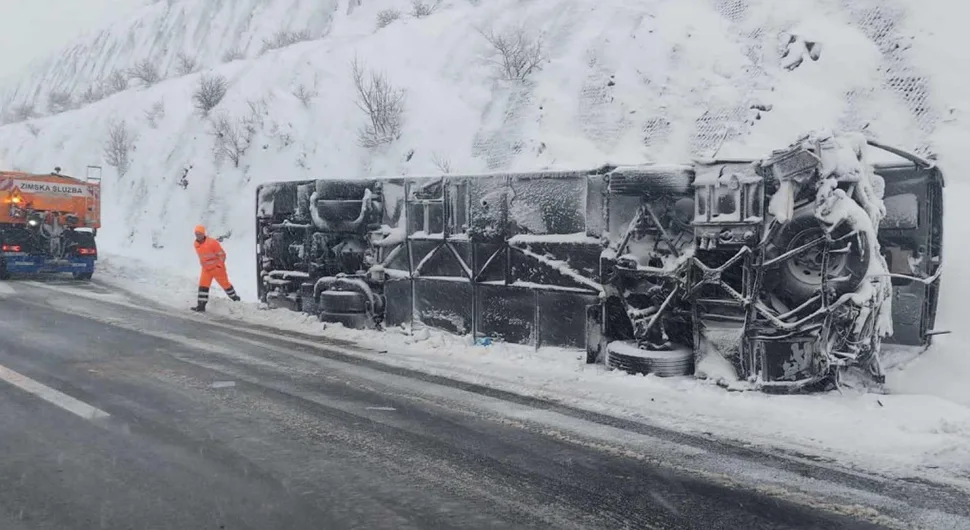 prevrnuo se autobus hrvatska.webp